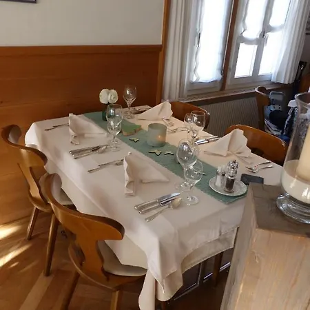 Hirschen Otel Oey